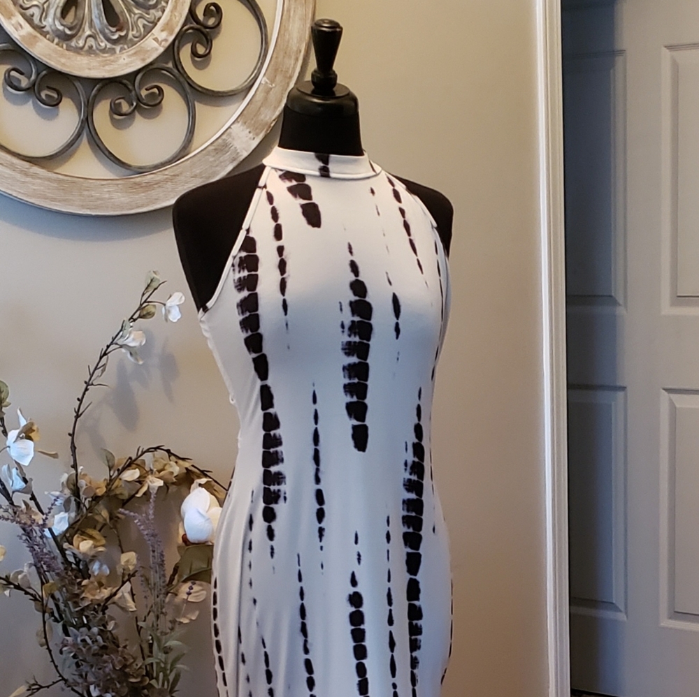 Dress - Picture 2 of 8